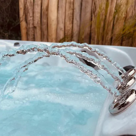 Апартаменты Wooden Premium Jacuzzival Альшоэрш