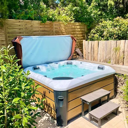 Wooden Premium Jacuzzival