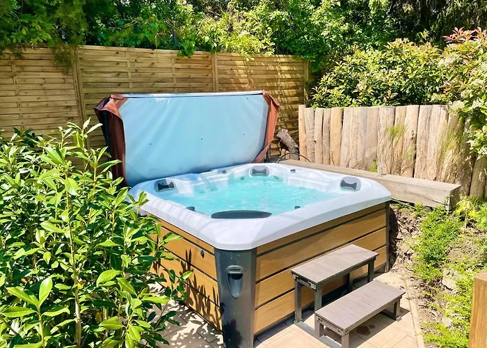 Wooden Premium Jacuzzival
